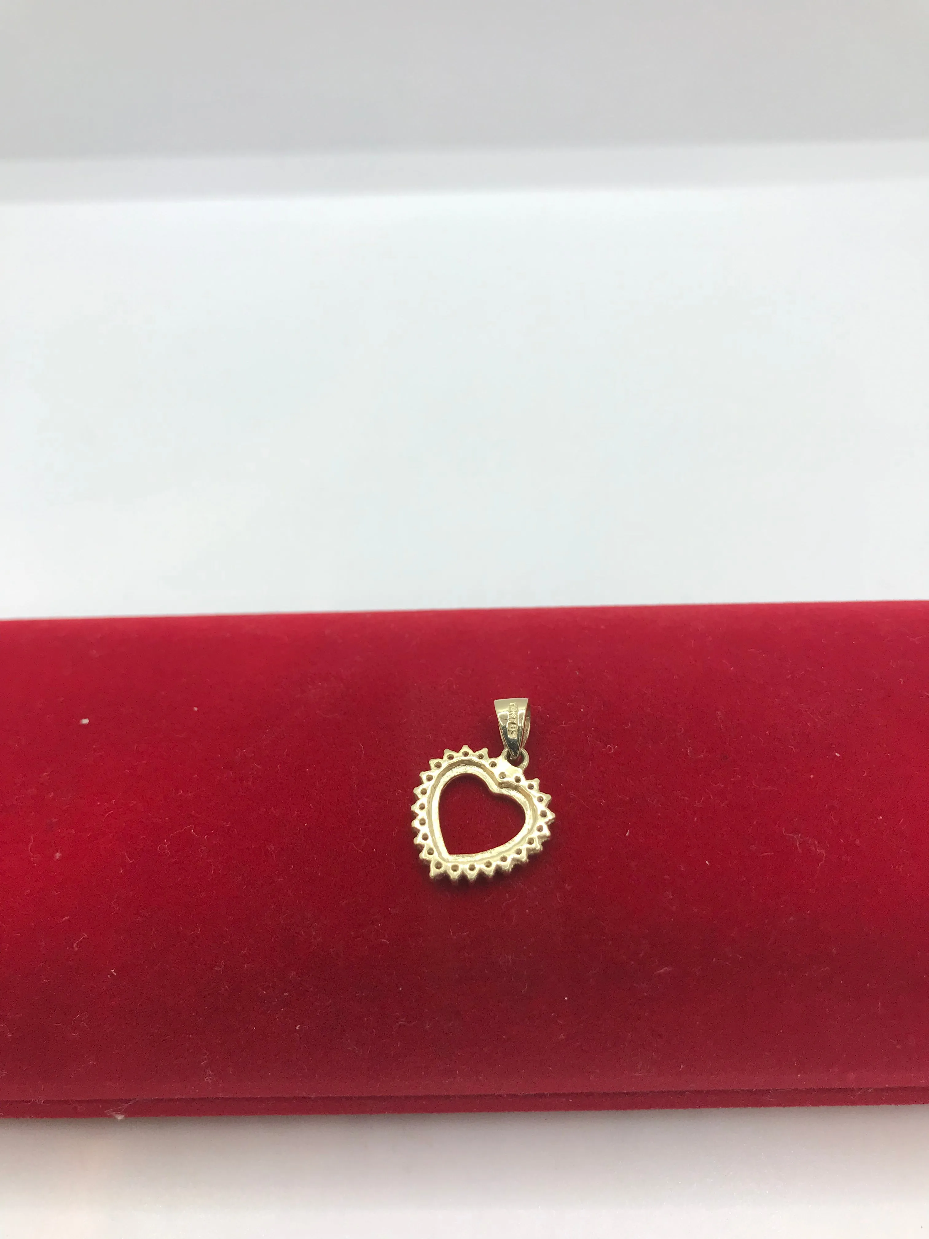 10k gold heart pendant