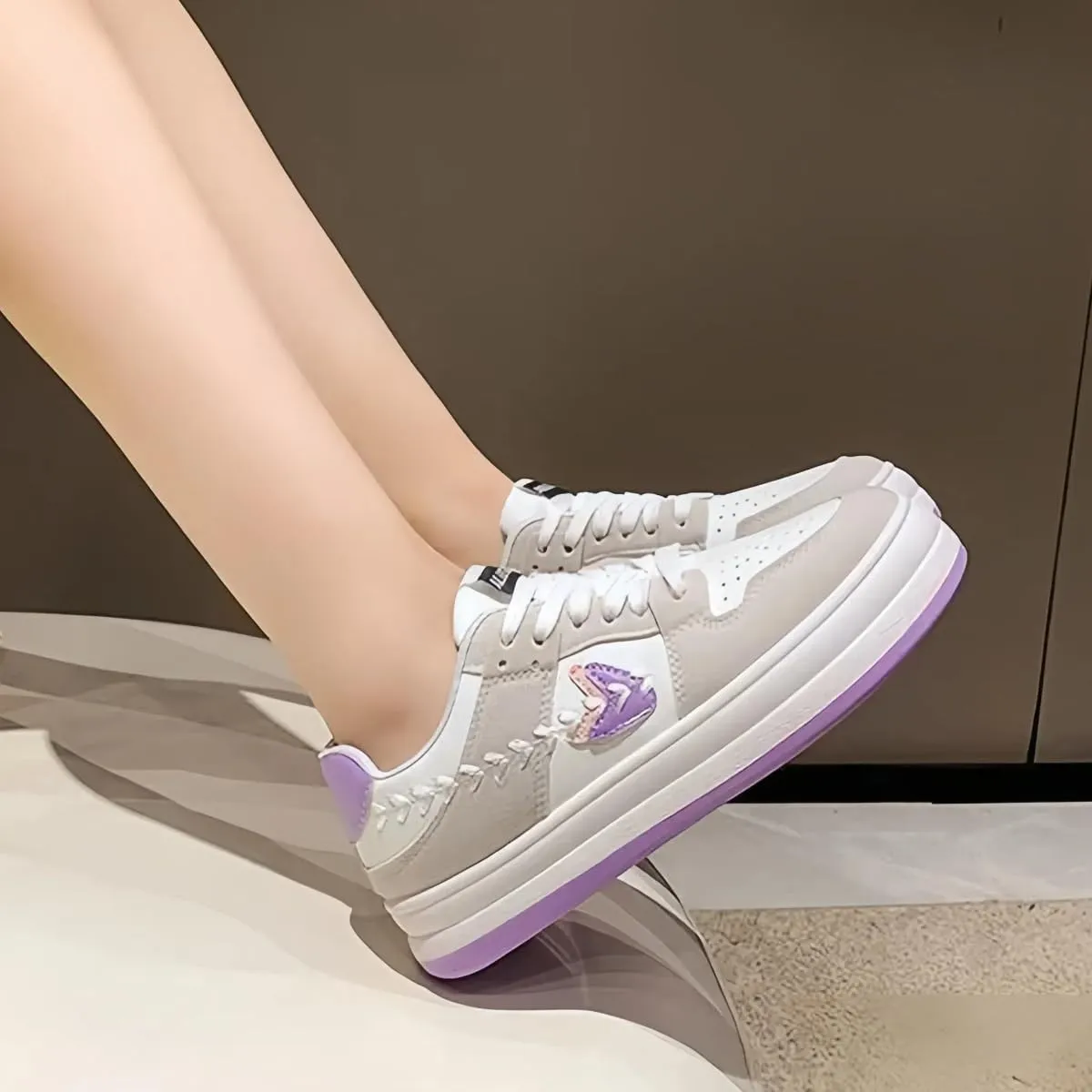 Cute Platform Sneakers for Girls, Embroidered Heart Leaf Tennis Shoes, Lace-Up, Height Boost, Y2K Preppy Casual, Soft Pastel