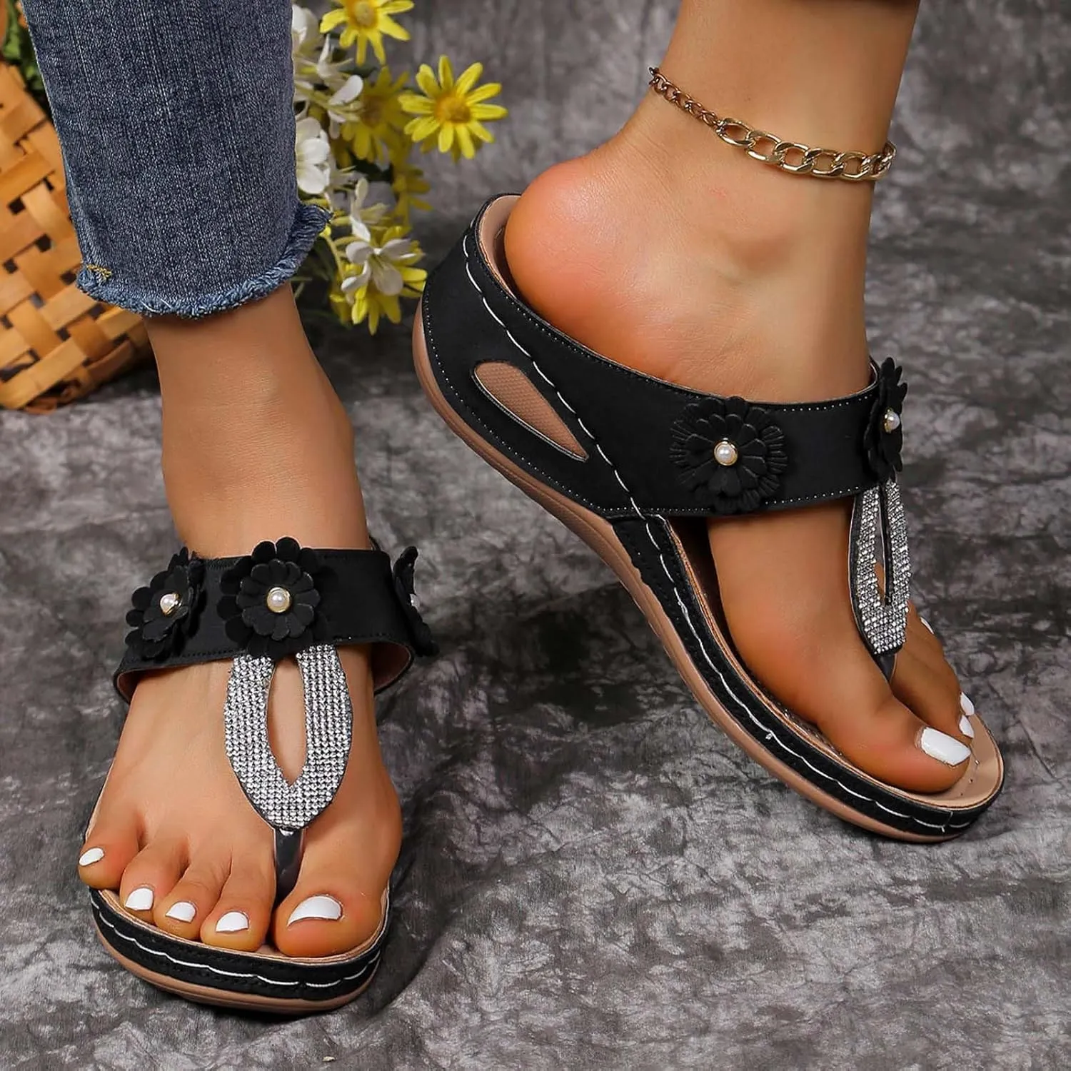 Flip Flops for Women Orthopedic Arch Support Sandals Wide Width Flat Slides Rhinestone Sandals Womens Summer Comfortable Beach Walking Shoes
