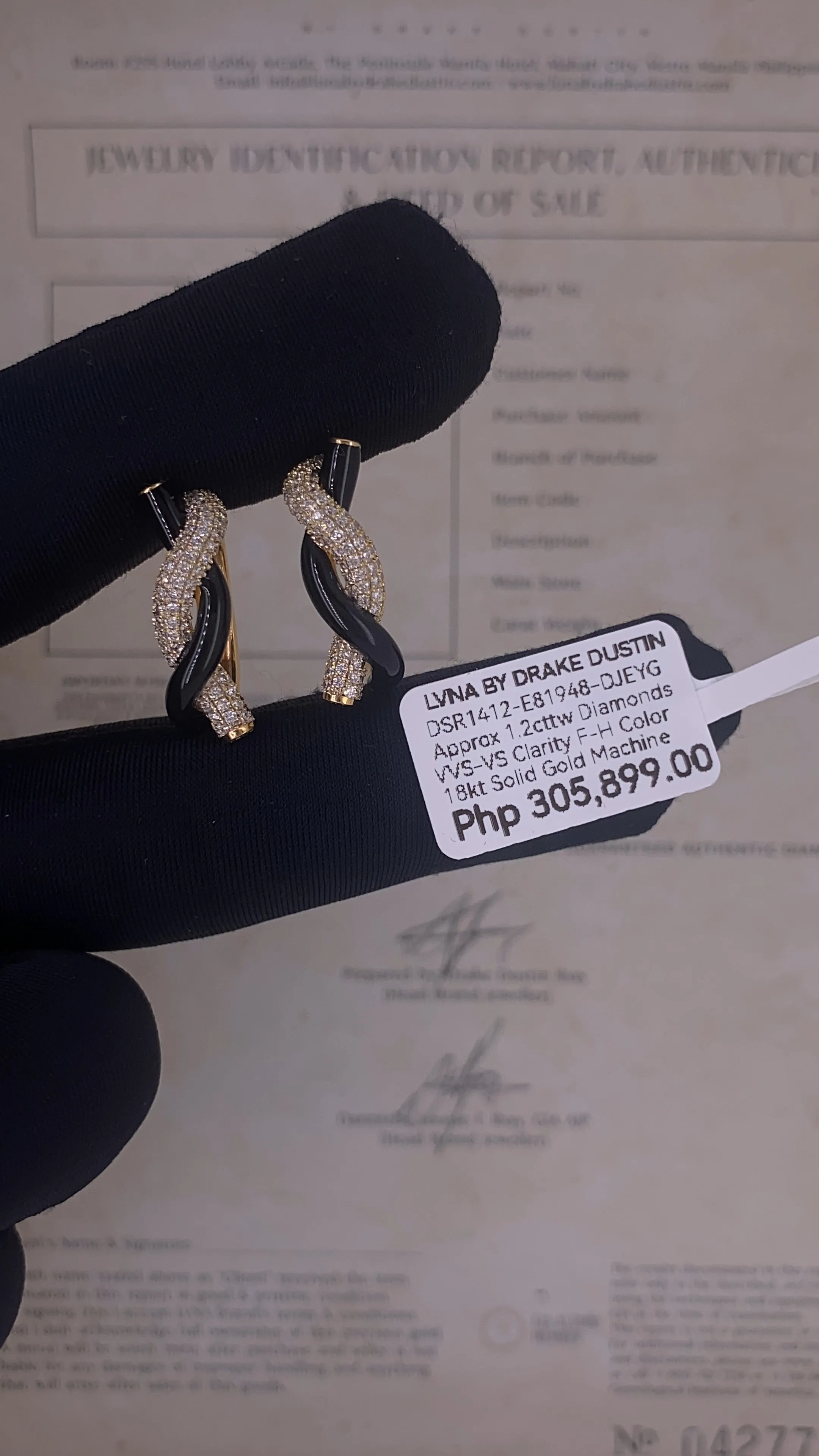 #LVNA2024 | Crossover Knot Hoop Diamond Earrings 18kt