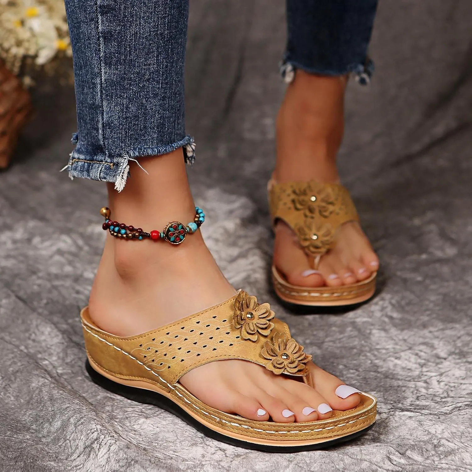 Orthopedic Sandals for Women 2025 Women's Arch Support Wedge Flip Flops Wide Width Non-Slip Comfortable Walking Thong Sandal Summer Platform Beach Shoes Slip-on for Casual Dressy Wear