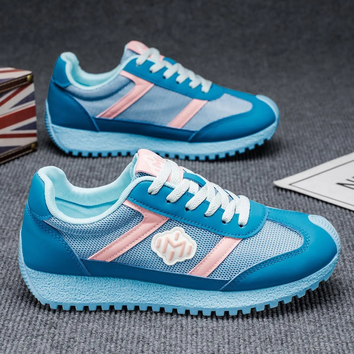 Women's Retro Running Sneakers - Lightweight Breathable Mesh Casual Shoes, Cute Vintage Style, Comfortable Walking Shoes