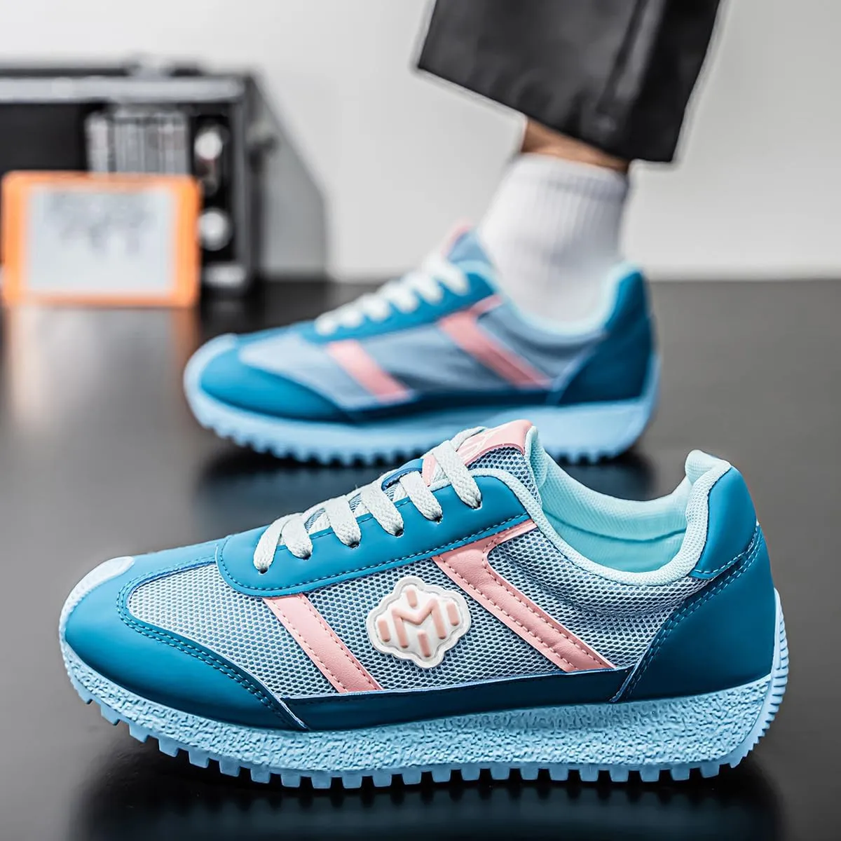 Women's Retro Running Sneakers - Lightweight Breathable Mesh Casual Shoes, Cute Vintage Style, Comfortable Walking Shoes