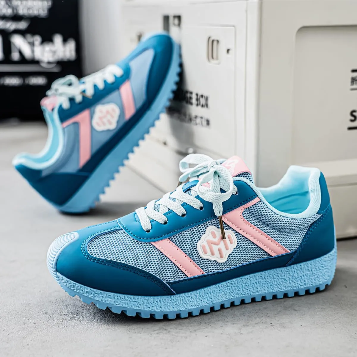 Women's Retro Running Sneakers - Lightweight Breathable Mesh Casual Shoes, Cute Vintage Style, Comfortable Walking Shoes