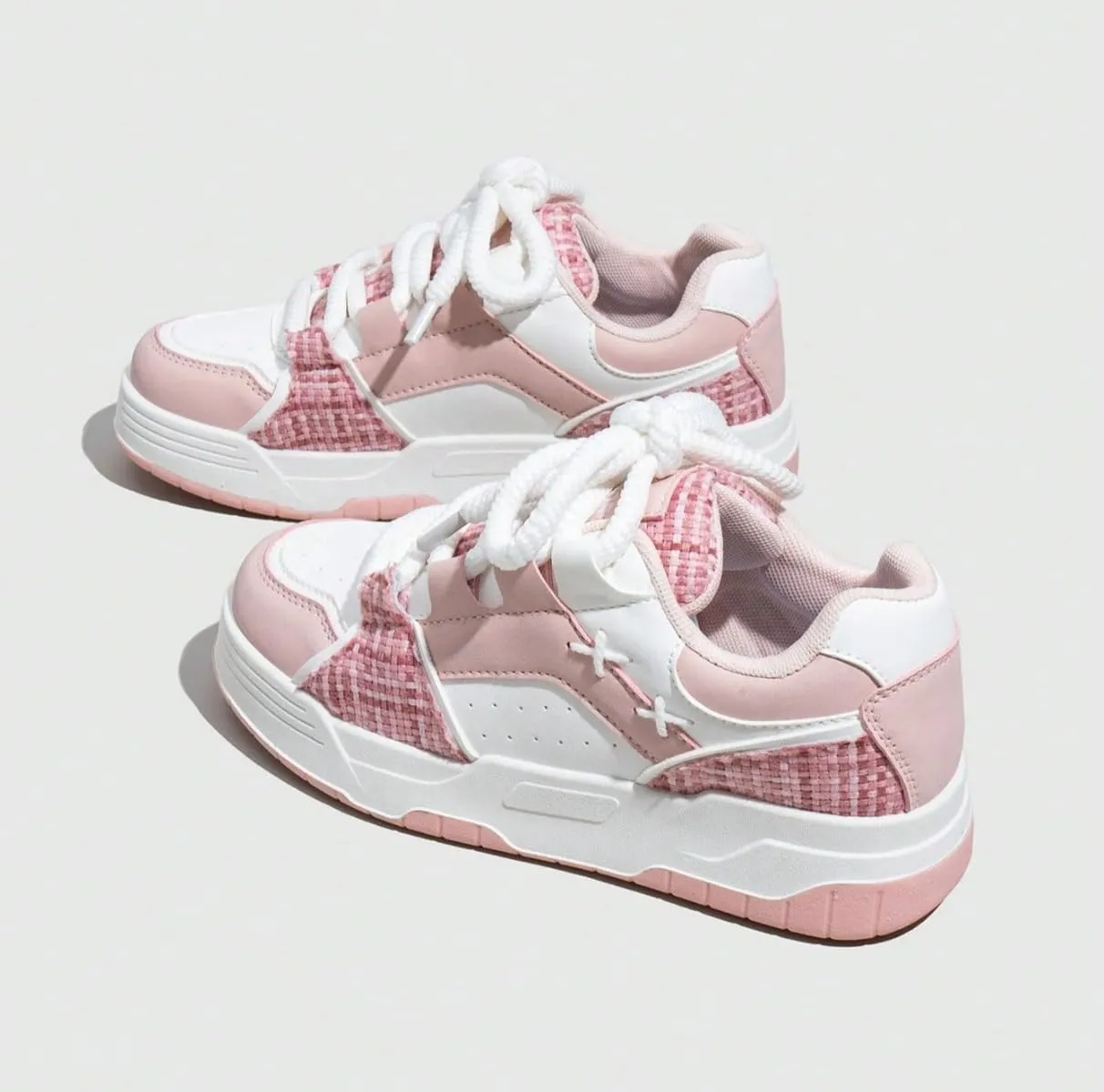 Y2K Retro Platform Sneakers for Women Low Top Lace Up Casual Skate Shoes Thick Sole Flat Athletic Trainers for Autumn Walking Daily Streetwear